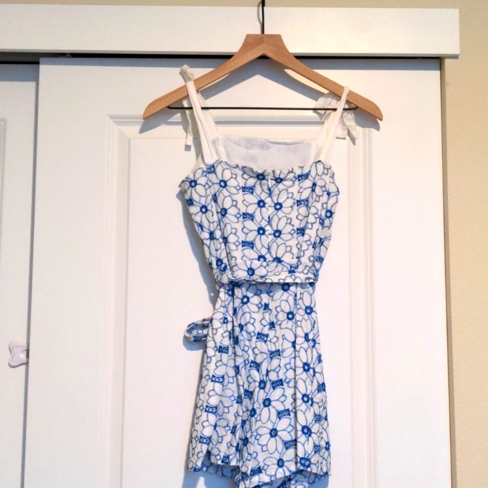 Blue and white floral romper - Picture 2 of 2